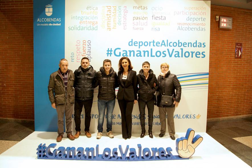 Gala de Deporte 2018 - Imagen de varias personas posando en el photocall de la gala. 