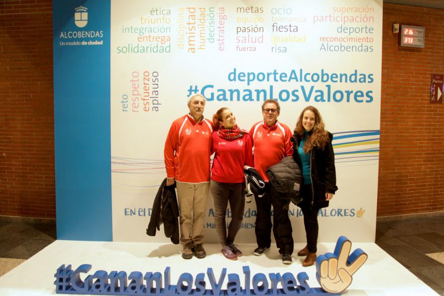 Gala de Deporte 2018 - Imagen de varias personas posando en el photocall de la gala. 
