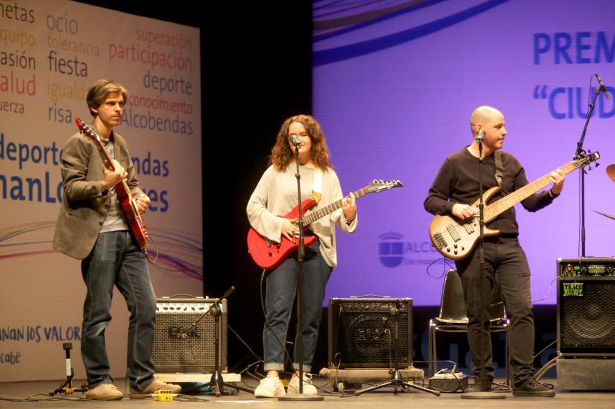 Gala de Deporte 2018 - Imagen  de un momento de la actuación de un grupo de música en el escenario