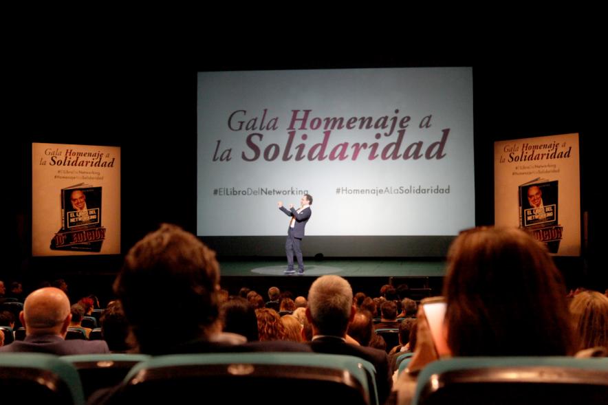 Gala Homenaje a la Solidaridad - Imagen lejana del escenario.