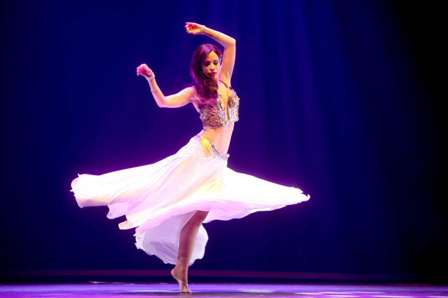 Bailarina. Danza del vientre. 