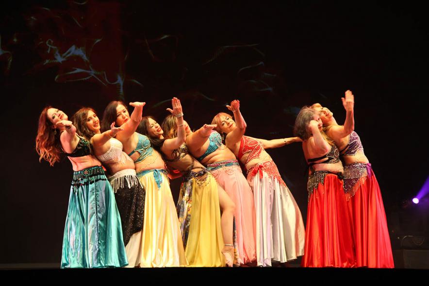 Grupo de baile. danza del vientre. 