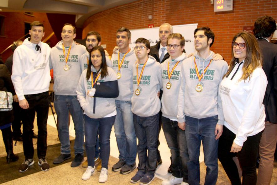 Gala del Deporte 2019 - Posado del VALCUDE ALCOBENDAS, con sus entrenadores. 