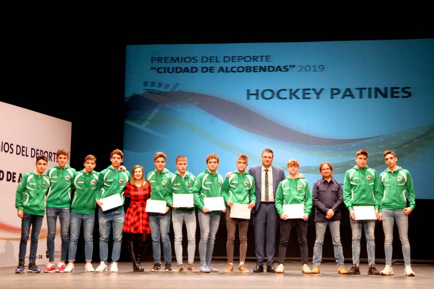 Gala del Deporte 2019 - Posado del equipo de Hockey premiado, con el vice alcalde Arranz, la concejal de deportes y Eduardo Andradas.