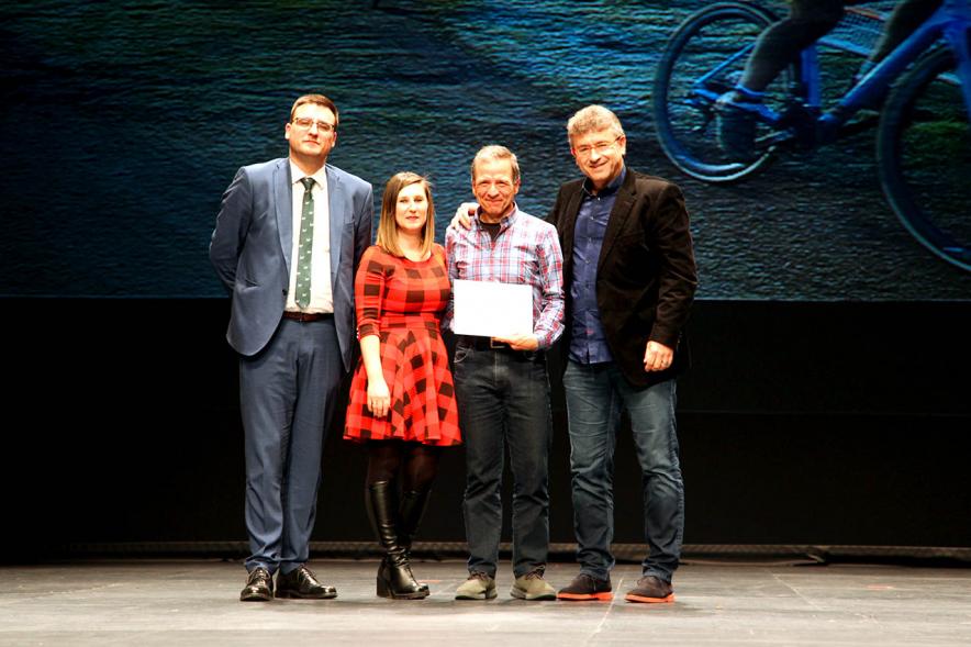 Gala del Deporte 2019 -  Posado de varios deportistas premiados con el vice alcalde Arranz, la concejal de deportes, María Espín.