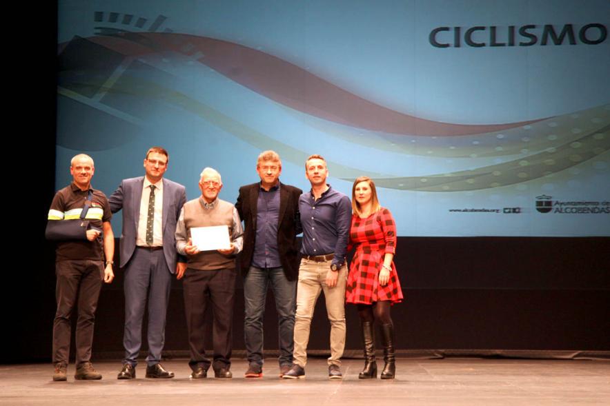 Gala del Deporte 2019 - Posado de varios deportistas premiados con el vice alcalde Arranz, la concejal de deportes.