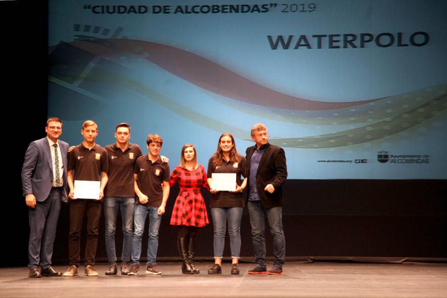 Gala del Deporte 2019 - Posado de varios deportistas premiados  con el vicealcalde Arranz y la concejal de deportes .