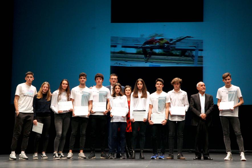 Gala del Deporte 2019 - Posado de varios deportistas premiados  con el vice alcalde Arranz.