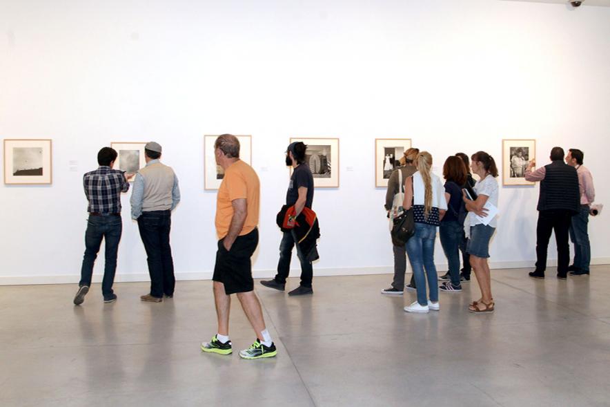 Asistentes en la exposición. 
