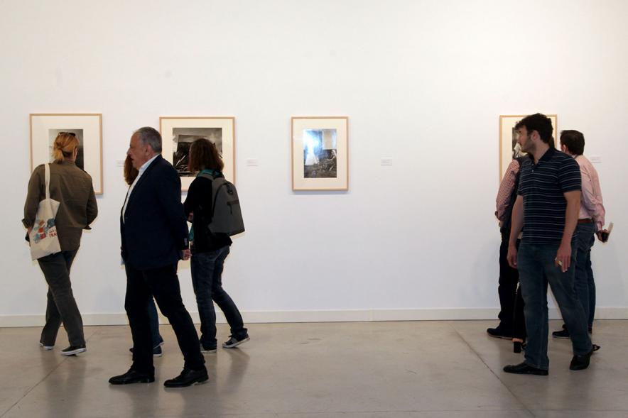 Visitantes en la exposición. 