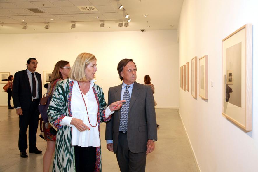 Alcalde Ignacio de Vinuesa y Directora del Centro de Arte Belén Pool.