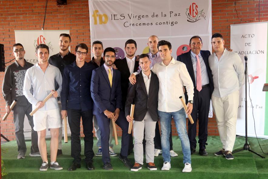 Graduación Curso 2015-16 IES Virgen de la Paz -  Grupo de graduados.