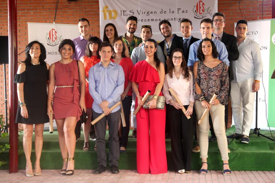 Graduación Curso 2015-16 IES Virgen de la Paz -  Grupo de graduados.