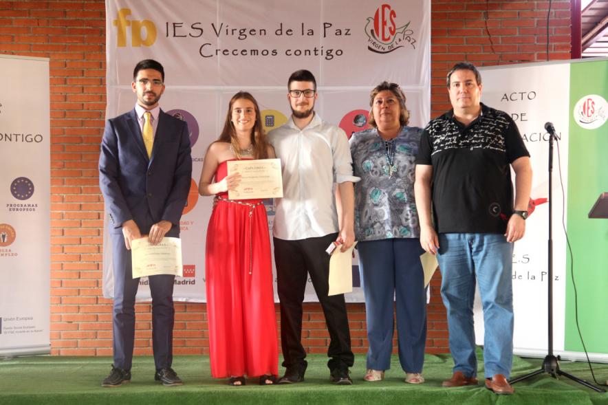 Graduación Curso 2015-16 IES Virgen de la Paz - Grupo de graduados.