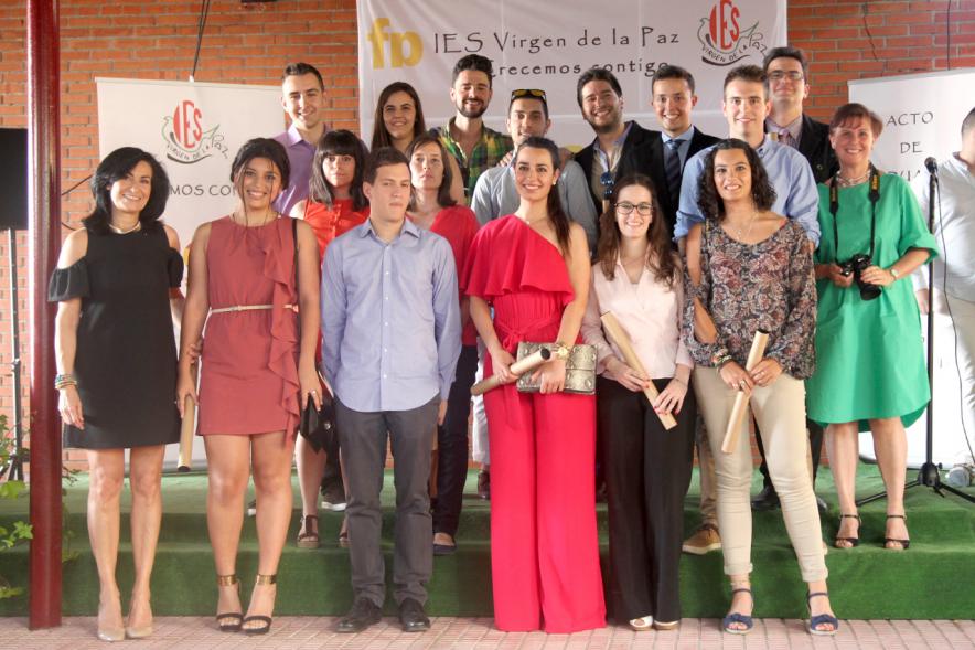 Graduación Curso 2015-16 IES Virgen de la Paz -  Grupo de graduados.