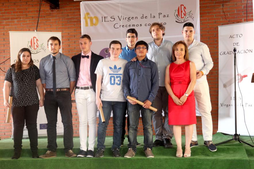 Graduación Curso 2015-16 IES Virgen de la Paz - Grupo de graduados.