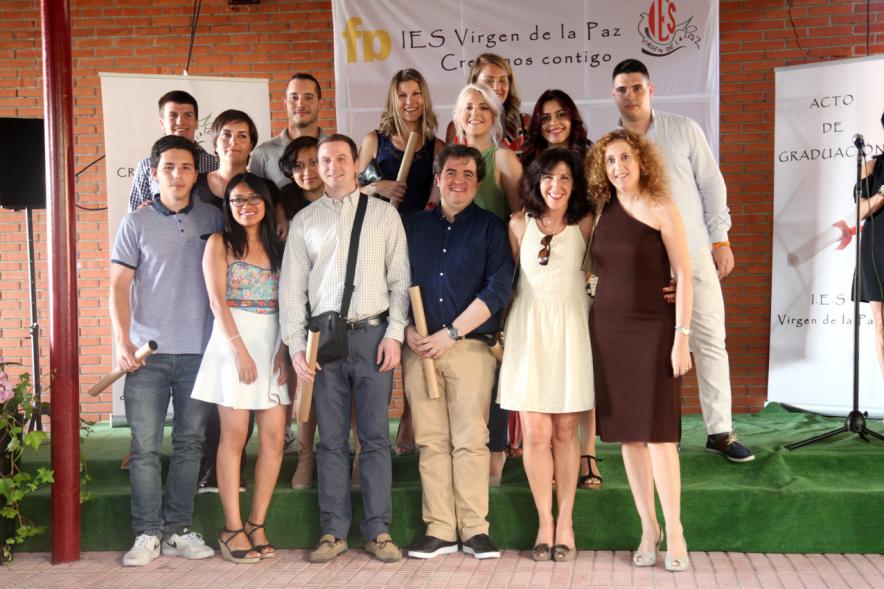 Graduación Curso 2015-16 IES Virgen de la Paz -  Grupo de graduados.