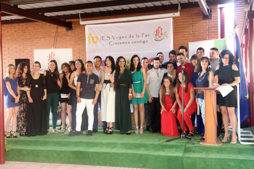 Graduación Curso 2015-16 IES Virgen de la Paz -  Grupo de graduados.