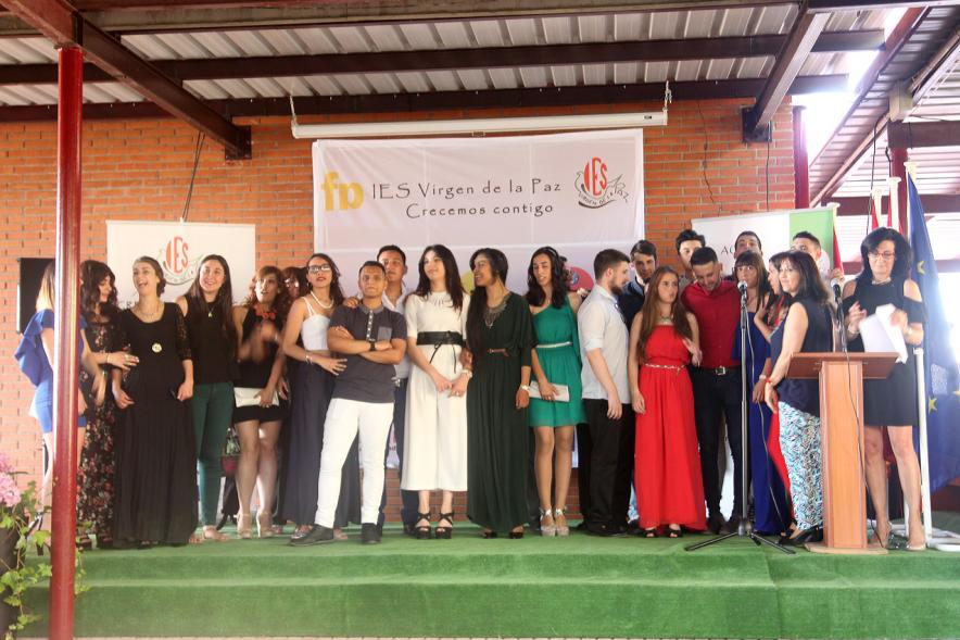 Graduación Curso 2015-16 IES Virgen de la Paz -  Grupo de graduados.