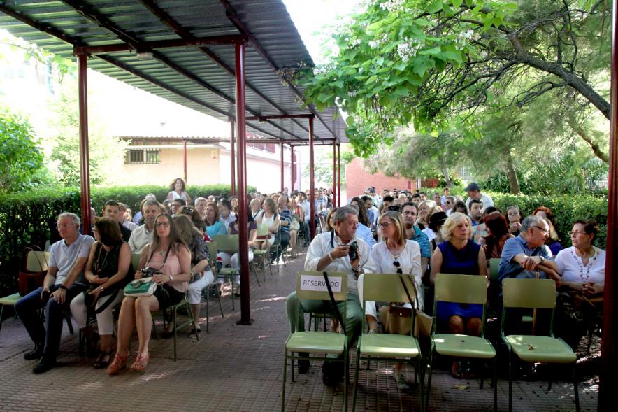 Graduación Curso 2015-16 IES Virgen de la Paz -  Panorámica de los asistentes.