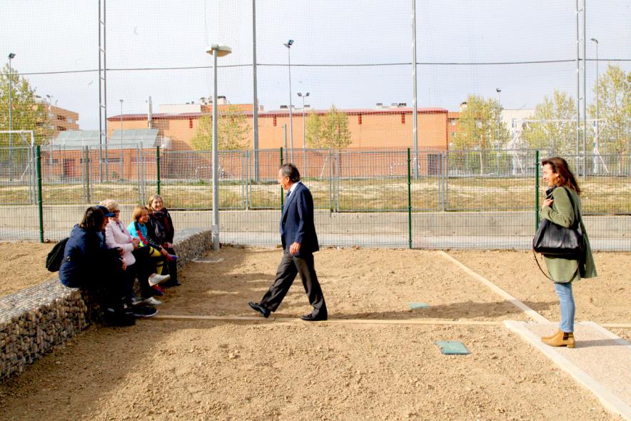 Alcalde Ignacio de Vinuesa con visitantes al evento. 2019
