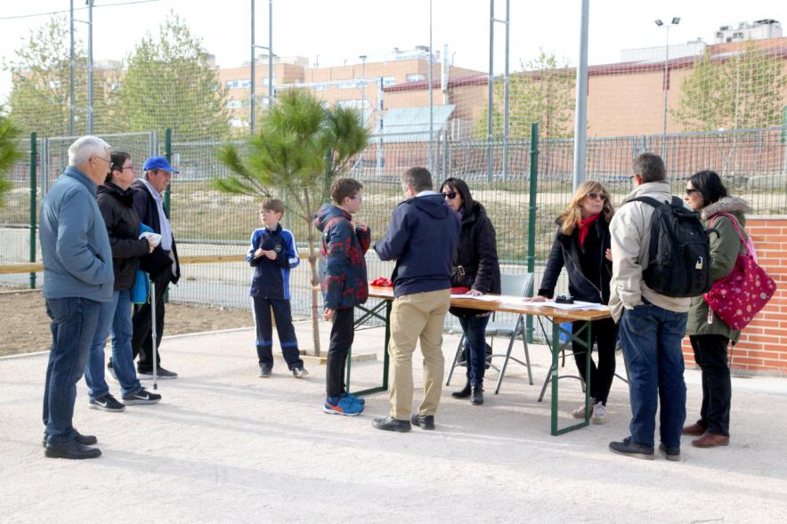 Participantes de la Entrega Llaves Huertos Urbanos Calle Carlos Muñoz Ruiz - 2019
