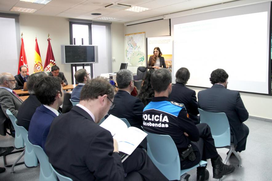 Presentación Proyecto Harmony -  Imagen lateral de los participantes y la ponente.