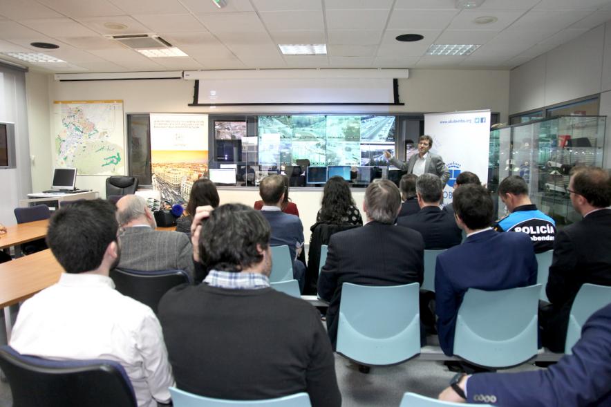 Presentación Proyecto Harmony -  Imagen central de los participantes y la ponente.