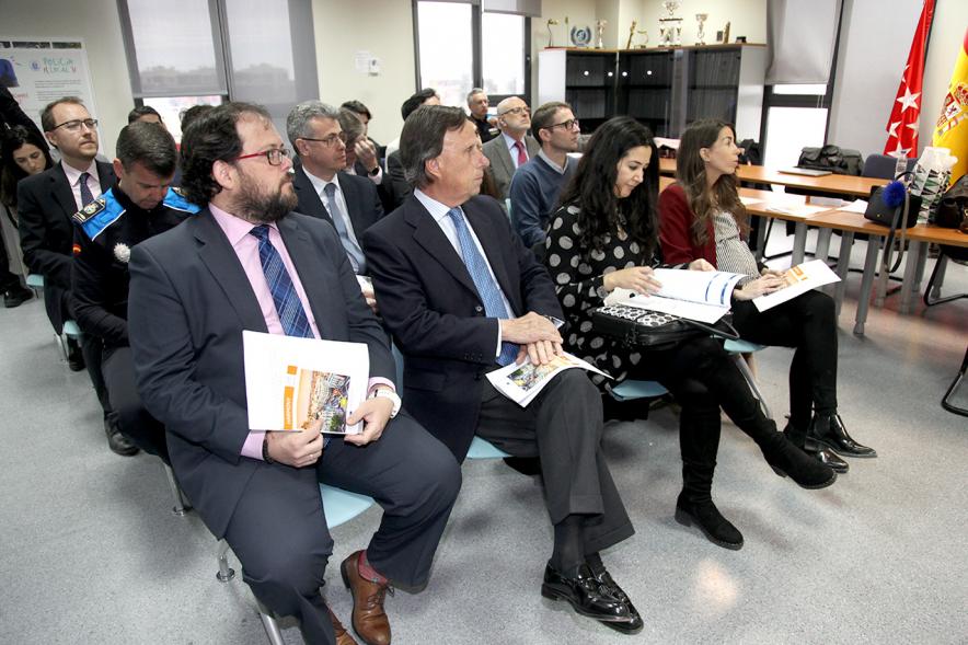 Presentación Proyecto Harmony - Imagen frontal de la primera fila de las autoridades.