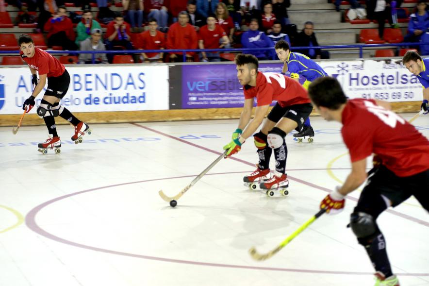 Campeonato de España Junior de Hockey sobre Patines - Imágenes de diferentes momentos del partido de hockey sobre patines.