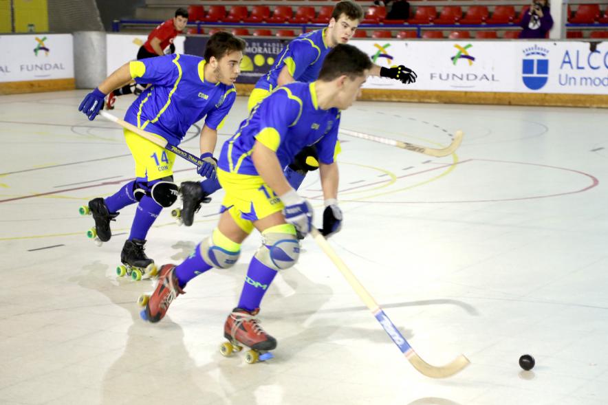 Campeonato de España Junior de Hockey sobre Patines - Imágenes de diferentes momentos del partido de hockey sobre patines.