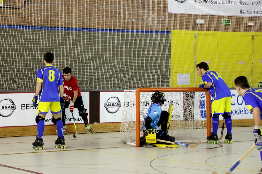 Campeonato de España Junior de Hockey sobre Patines - Imágenes de diferentes momentos del partido de hockey sobre patines.