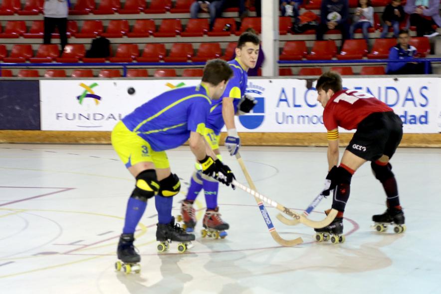 Campeonato de España Junior de Hockey sobre Patines - Imágenes de diferentes momentos del partido de hockey sobre patines.