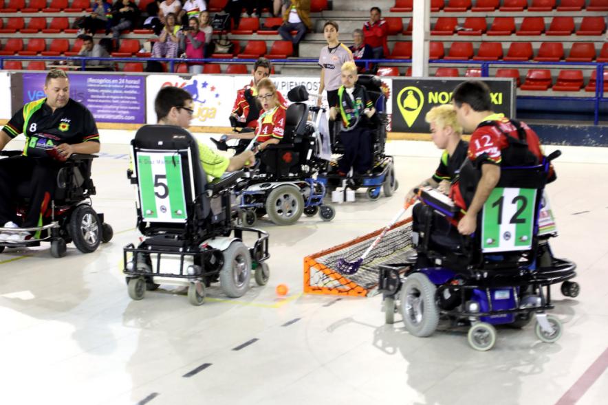Campeonato de España de Hockey Silla de Ruedas Eléctricas - Imagen de los jugadores durante el partido.