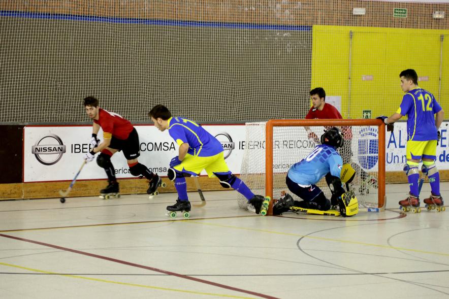 Campeonato de España Junior de Hockey sobre Patines - Imágenes de diferentes momentos del partido de hockey sobre patines.
