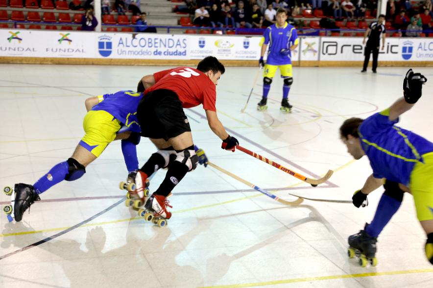 Campeonato de España Junior de Hockey sobre Patines - Imágenes de diferentes momentos del partido de hockey sobre patines.