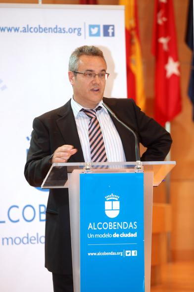 Recepción Equipo de Hockey sobre Patines por su Ascenso de Categoría - Imagen  del discurso de un miembro del equipo de hockey.