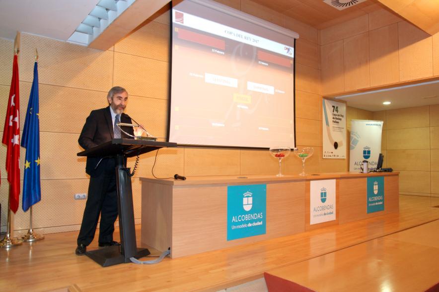 Presentación 74ª Copa del Rey de Hockey Patines -Un presentador del acto.