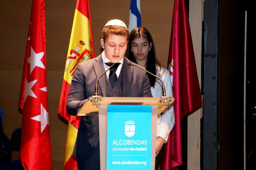 En Recuerdo del Holocausto - Discurso de un joven judío.