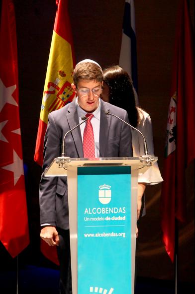 En Recuerdo del Holocausto - Discurso de un joven judío.