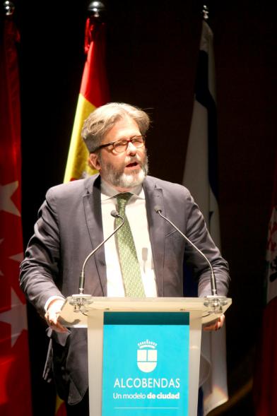 En Recuerdo del Holocausto -  Discurso de  un miembro de la comunidad judia.