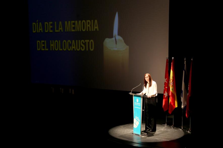 En Recuerdo del Holocausto - Imagen de una miembro de la comunidad judía.