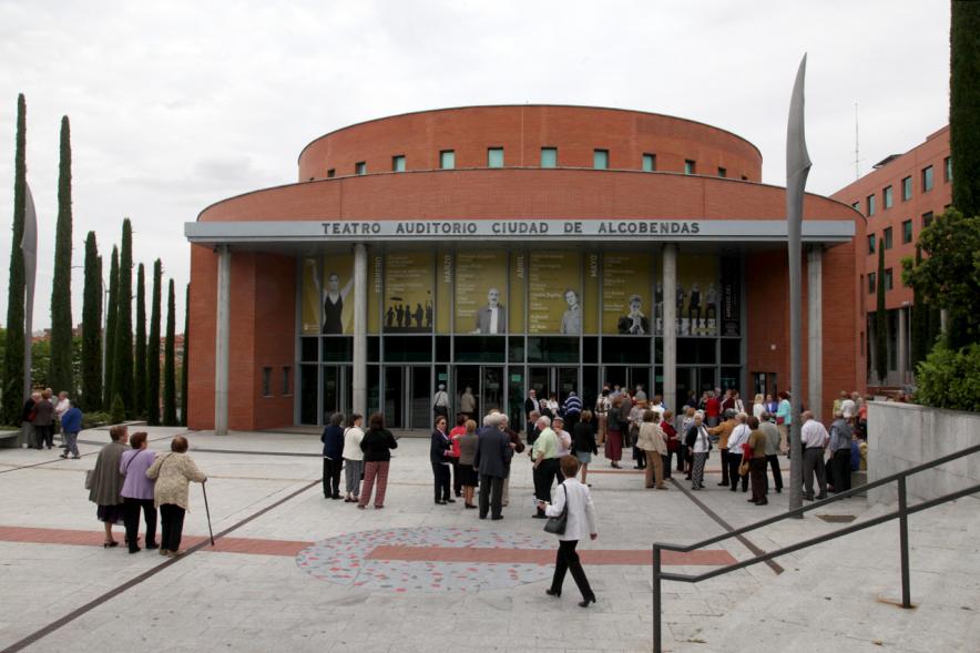 Semana el Mayor 2016 - Gala Homenaje a Mayores - Entrada al Auditorio antes de la gala. 