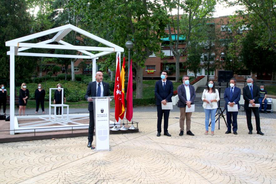 Autoridades, Miguel Angel Arranz, Ángel Sanchez, Cristina Martínez, Ignacio Vinuesa, Ramon Cubian y Fernando Montenegro. Homenaje a Miguel Ángel Blanco en Parque Víctimas del Terrorismo - 2020