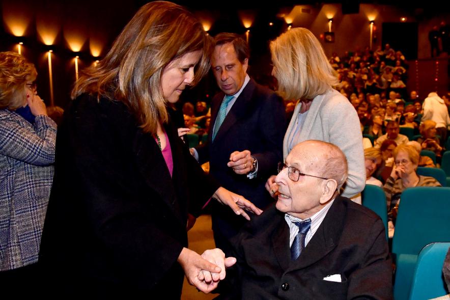  Alcalde Ignacio de Vinuesa, concejal Mónica Sánchez, autoridades y participantes. Semana del Mayor 2019 - Homenaje a Nuestros Mayores 