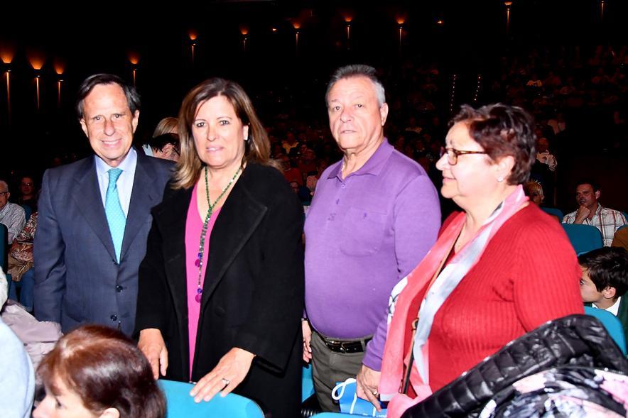 Alcalde Ignacio de Vinuesa, Mónica Sánchez y participantes. Semana del Mayor 2019 - Homenaje a Nuestros Mayores 