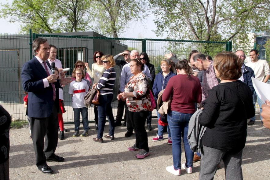 Entrega de Llaves de Huertos Urbanos en Arroyo de La Vega - Discurso del alcalde a los dueños de los huertos.