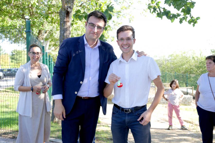 Concejales y beneficiario. Entrega de Llaves Huertos Urbanos Parque de Andalucía - 2019
