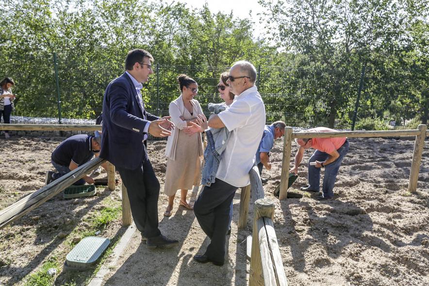 Autoridades y beneficiarios. Entrega de Llaves Huertos Urbanos Parque de Andalucía - 2019