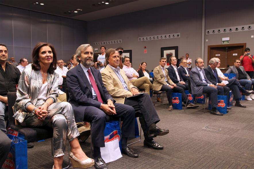 Asistentes a la presentación